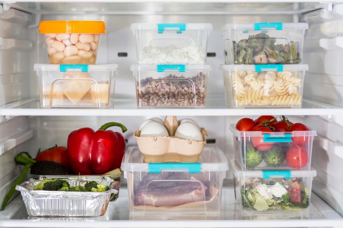 5 Tips to Keep Your Apartment Refrigerator Clean and Organized